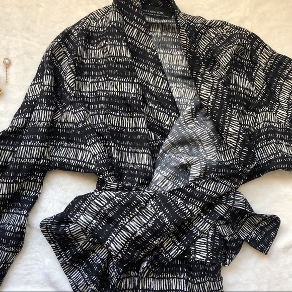 Jones New York 100% silk wrap shirt - Picture 4 of 5